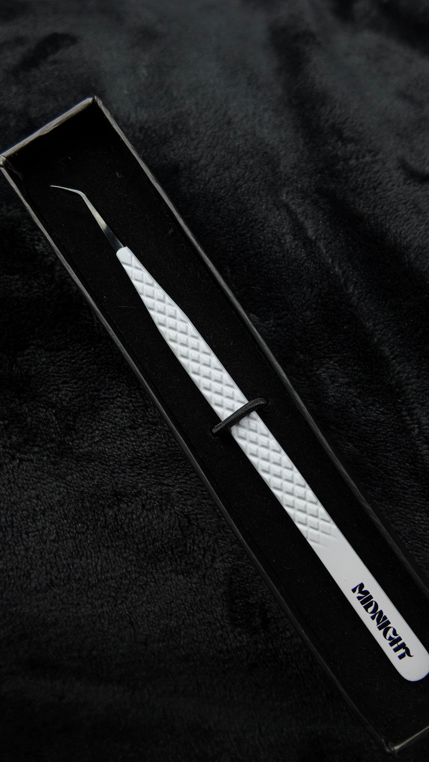 “Midnight” Single Isolation Tweezer